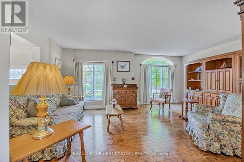 93 Bayshore Drive, Ramara, ON - Indoor Photo Showing Living Room