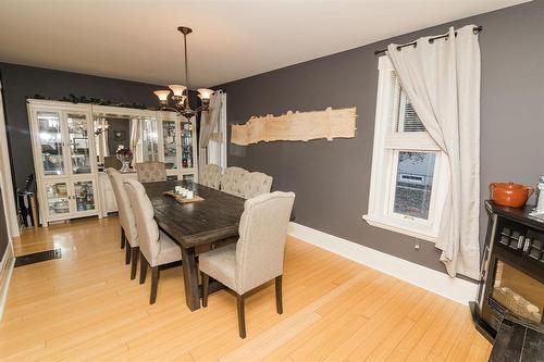 152 2Nd Street Se, Carman, MB - Indoor Photo Showing Dining Room