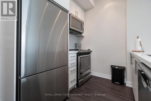 D416 - 333 Sea Ray Avenue, Innisfil, ON - Indoor Photo Showing Kitchen