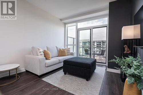 D416 - 333 Sea Ray Avenue, Innisfil, ON - Indoor Photo Showing Living Room