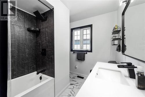 1502 South Lavant Road, Lanark Highlands, ON - Indoor Photo Showing Bathroom