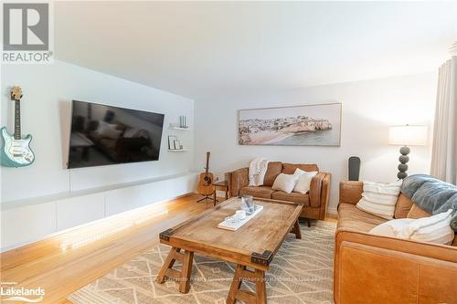 8 Mckay Street, Minden Hills, ON - Indoor Photo Showing Living Room