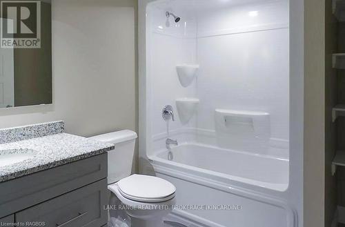 B - 1195 Queen Street, Kincardine, ON - Indoor Photo Showing Bathroom