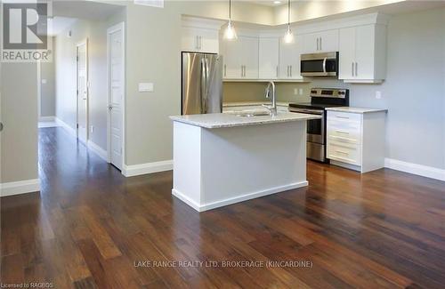 B - 1195 Queen Street, Kincardine, ON - Indoor Photo Showing Kitchen With Stainless Steel Kitchen