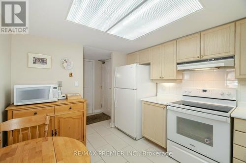 307 - 121 Woodbridge Avenue, Vaughan, ON - Indoor Photo Showing Kitchen