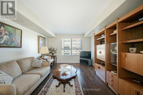 307 - 121 Woodbridge Avenue, Vaughan, ON - Indoor Photo Showing Living Room