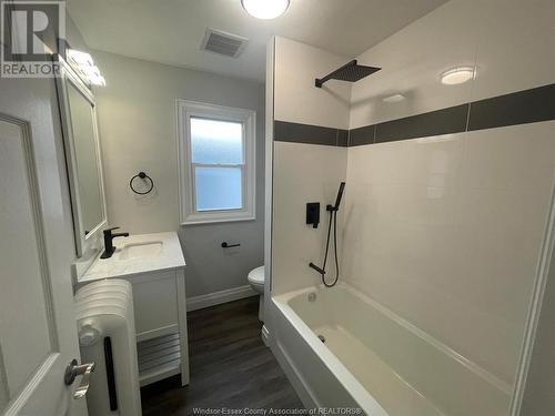 770 Pierre Avenue Unit# Upper, Windsor, ON - Indoor Photo Showing Bathroom