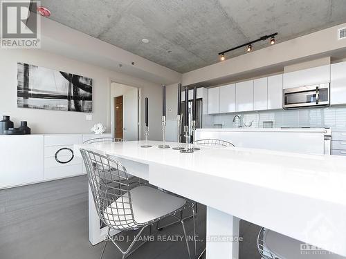 614 - 203 Catherine Street, Ottawa, ON - Indoor Photo Showing Kitchen