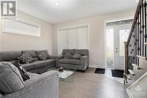 3072 Travertine Way, Ottawa, ON - Indoor Photo Showing Living Room