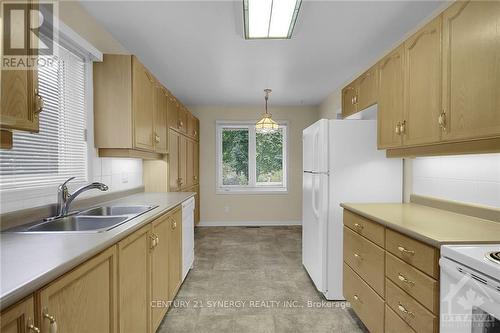 6103 Abbott Street E, Ottawa, ON - Indoor Photo Showing Kitchen With Double Sink