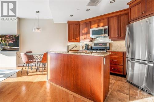 90 George Street Unit#403, Ottawa, ON - Indoor Photo Showing Kitchen