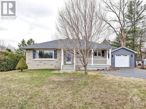 Welcoming curb appeal - 5961 Perth Street, Ottawa, ON - Outdoor