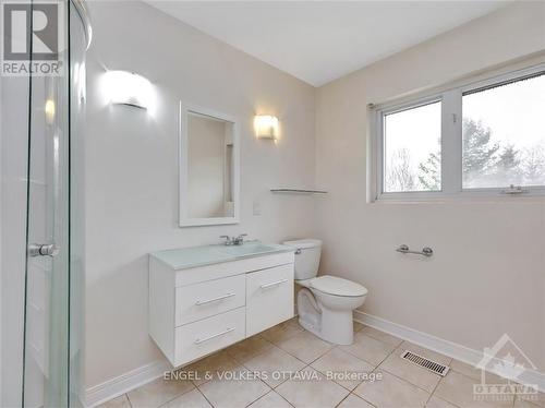 5961 Perth Street, Ottawa, ON - Indoor Photo Showing Bathroom