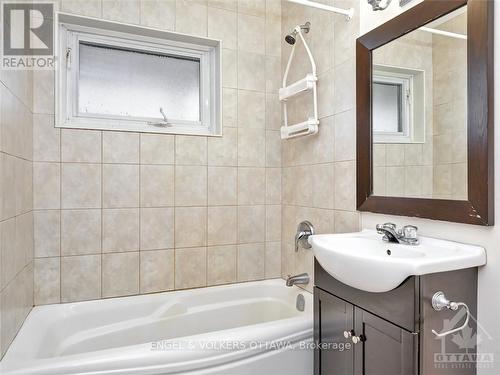 5961 Perth Street, Ottawa, ON - Indoor Photo Showing Bathroom