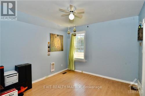 36 Drummond Street, Rideau Lakes, ON - Indoor Photo Showing Other Room