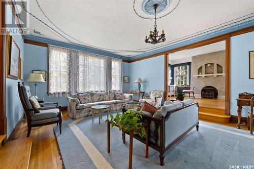 3374 Albert Street, Regina, SK - Indoor Photo Showing Living Room