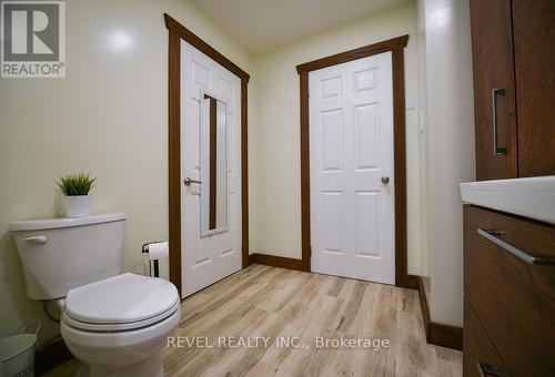 106 Renison Avenue, Timmins (Main Area), ON - Indoor Photo Showing Bathroom