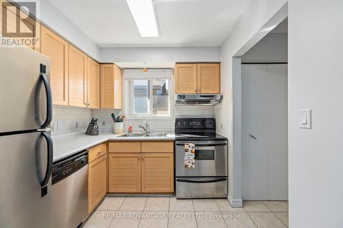 51 Weymouth Drive, London, ON - Indoor Photo Showing Kitchen With Double Sink