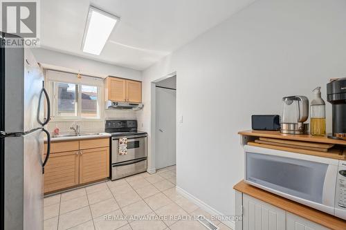 51 Weymouth Drive, London, ON - Indoor Photo Showing Kitchen