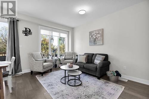 46 - 601 Lions Park Drive, Strathroy-Caradoc (Mount Brydges), ON - Indoor Photo Showing Living Room