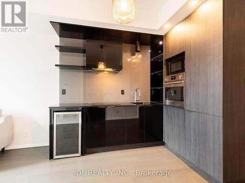 4108 - 70 Temperance Street, Toronto, ON - Indoor Photo Showing Kitchen