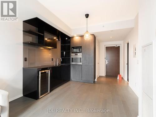 4108 - 70 Temperance Street, Toronto, ON - Indoor Photo Showing Kitchen