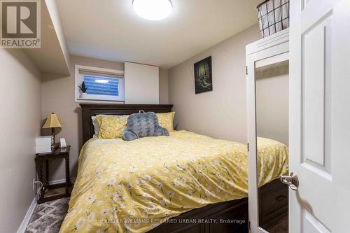 406 Lupin Drive, Whitby, ON - Indoor Photo Showing Bedroom