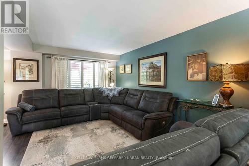 406 Lupin Drive, Whitby, ON - Indoor Photo Showing Living Room