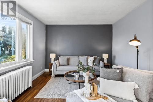 445 Ball Street, Cobourg, ON - Indoor Photo Showing Living Room