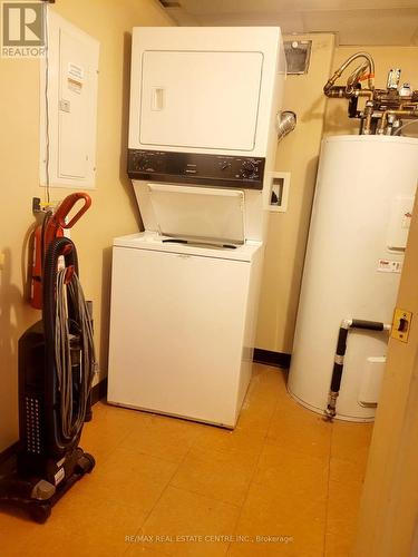 2340 - 90 Highland Drive, Oro-Medonte, ON - Indoor Photo Showing Laundry Room