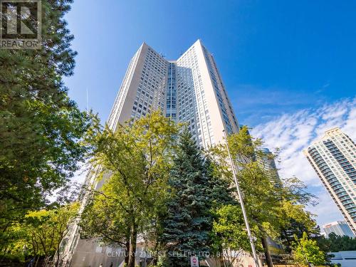 601 - 3650 Kaneff Crescent, Mississauga, ON - Outdoor