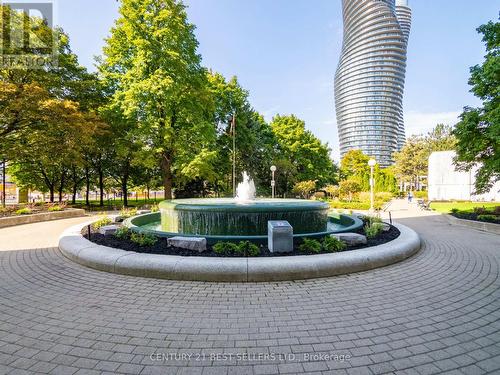 601 - 3650 Kaneff Crescent, Mississauga, ON - Outdoor