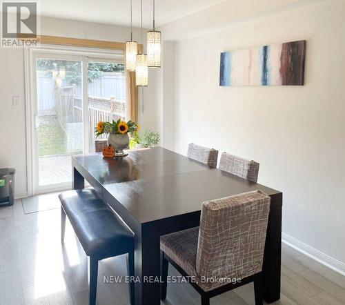 1377 Spring Garden Court, Mississauga, ON - Indoor Photo Showing Dining Room