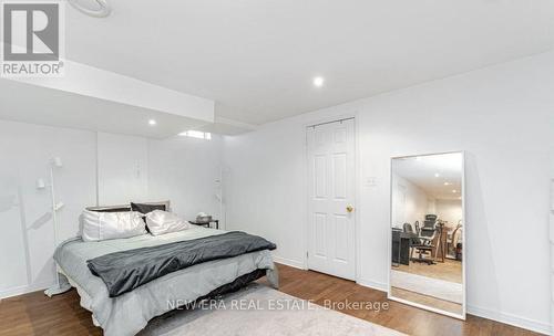 1377 Spring Garden Court, Mississauga, ON - Indoor Photo Showing Bedroom