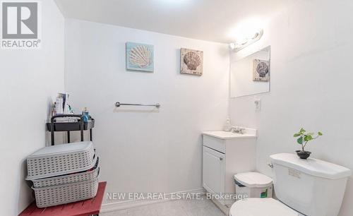 1377 Spring Garden Court, Mississauga, ON - Indoor Photo Showing Bathroom