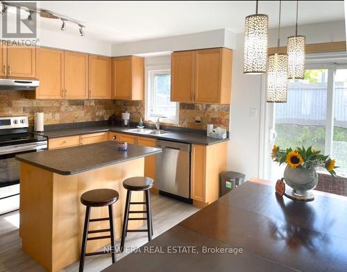 1377 Spring Garden Court, Mississauga, ON - Indoor Photo Showing Kitchen With Double Sink