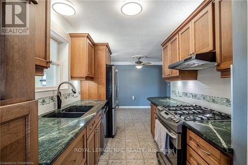 5 Lorne Avenue, Grimsby, ON - Indoor Photo Showing Kitchen With Double Sink