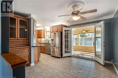 5 Lorne Avenue, Grimsby, ON - Indoor Photo Showing Kitchen