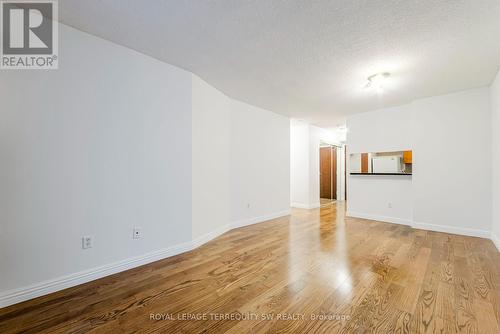 407 - 1055 Bay Street, Toronto, ON - Indoor Photo Showing Other Room