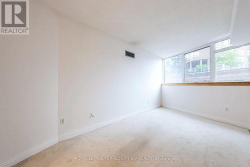 407 - 1055 Bay Street, Toronto, ON - Indoor Photo Showing Other Room