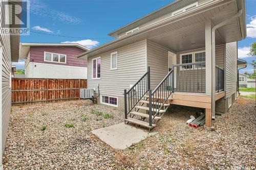 2516 Kelvin Avenue, Saskatoon, SK - Outdoor With Exterior