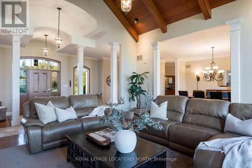 1428 10 Nottawasaga Conc. N, Clearview, ON - Indoor Photo Showing Living Room