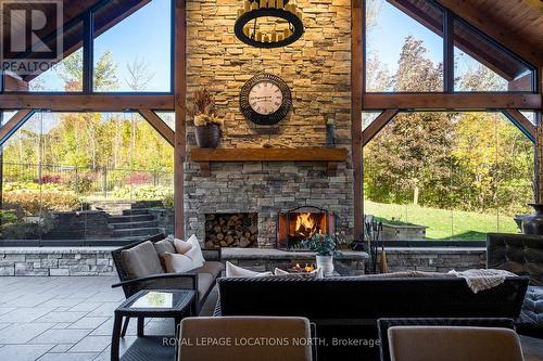 1428 10 Nottawasaga Conc. N, Clearview, ON -  With Fireplace