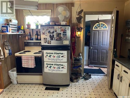 202 3Rd Avenue, Young, SK - Indoor