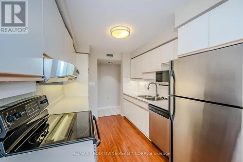 310 - 2199 Sixth Line, Oakville, ON - Indoor Photo Showing Kitchen With Double Sink