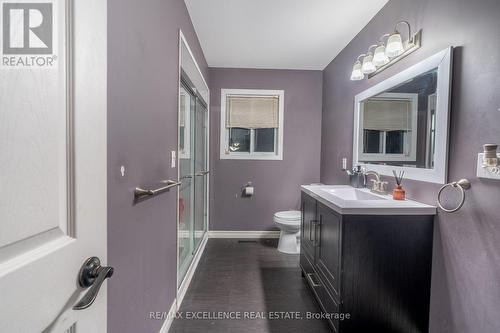 830 Stonegate Drive, Woodstock, ON - Indoor Photo Showing Bathroom