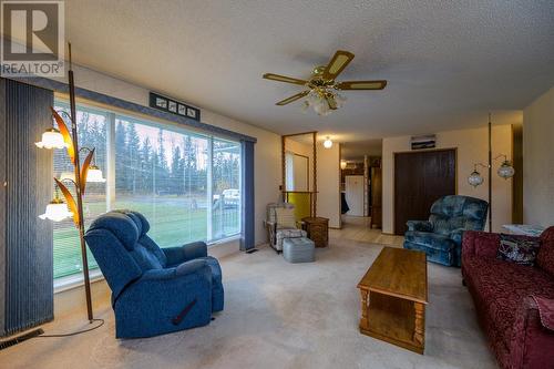 10750 Hartman Road, Prince George, BC - Indoor Photo Showing Living Room