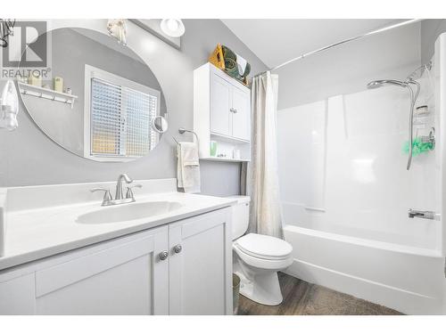 1255 Raymer Avenue Unit# 122, Kelowna, BC - Indoor Photo Showing Bathroom