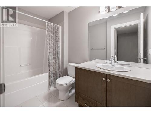 600 Boynton Place Unit# 61, Kelowna, BC - Indoor Photo Showing Bathroom