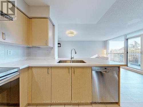 3009 - 4968 Yonge Street, Toronto, ON - Indoor Photo Showing Kitchen With Double Sink